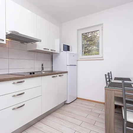 Appartamento In 37047