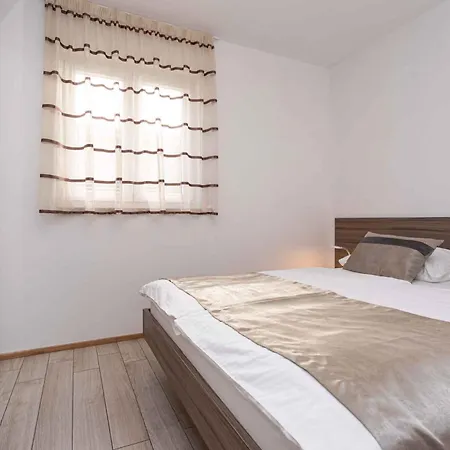 Appartamento In 37047 Baška