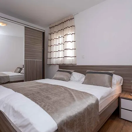 Appartamento In 37047 Baška